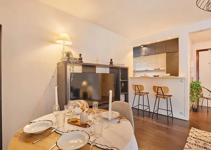 Terrace 16th Area Residential District * Париж